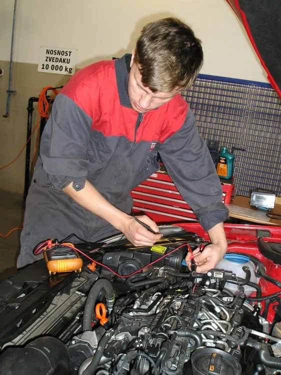 V&nbsp;Holicích čeká školáky království motorů a&nbsp;vůně spáleného benzínu