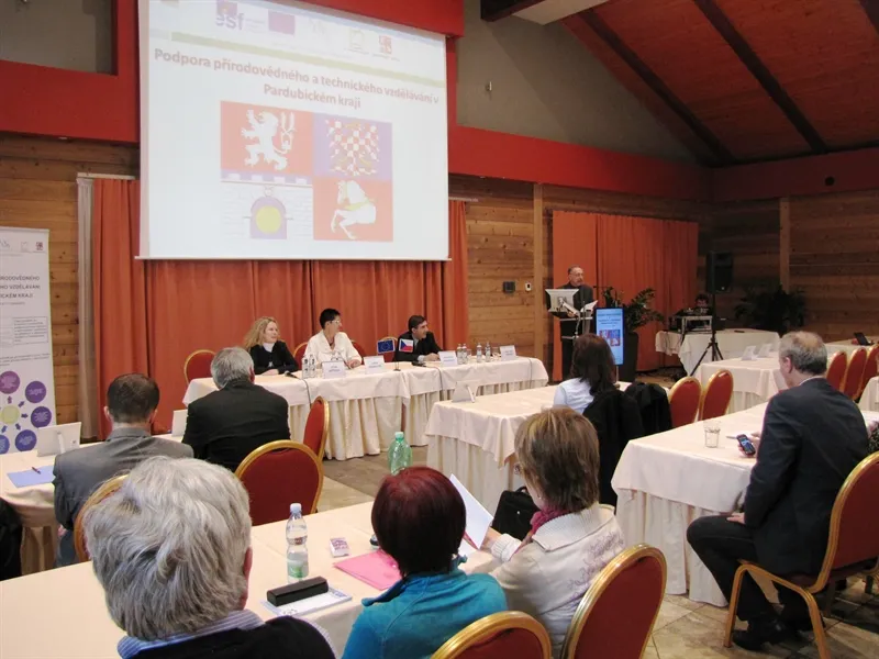 Odborná konference k&nbsp;projektu Podpora přírodovědného a&nbsp;technického vzdělávání v&nbsp;Pardubickém kraji